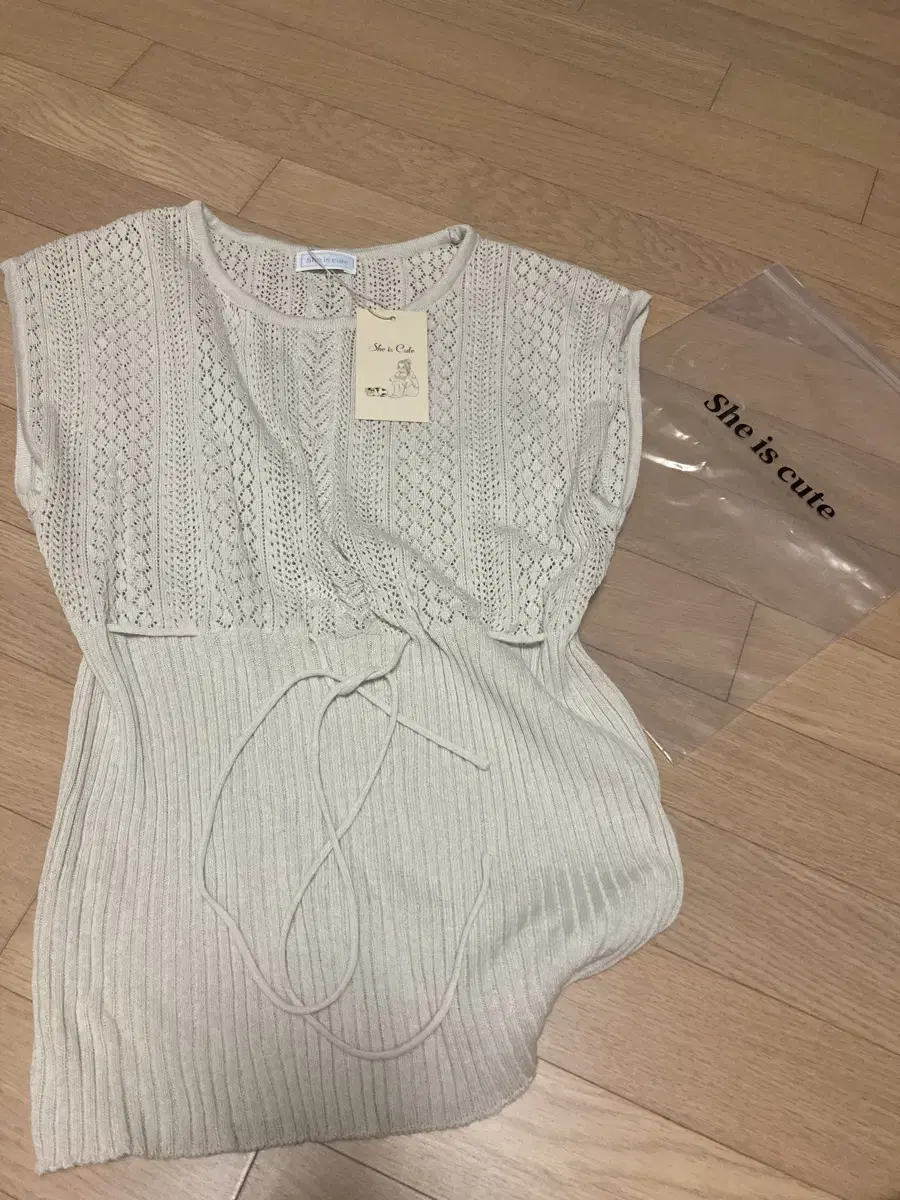 She is cute Summer knit top 쉬이즈큐트